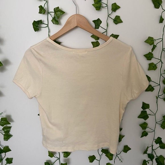 peach butterfly cropped tee - Picture 3 of 3